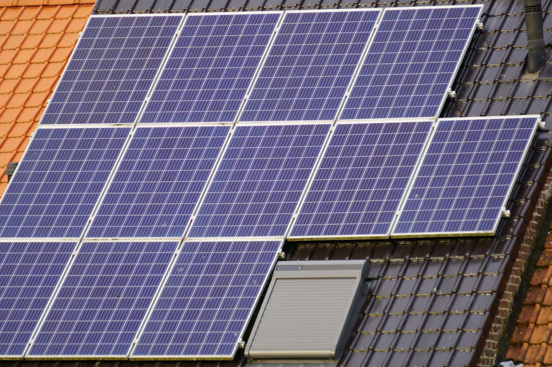 Hybride omvormer vs traditionele PV-omvormer 2026: welke past bij jouw setup?