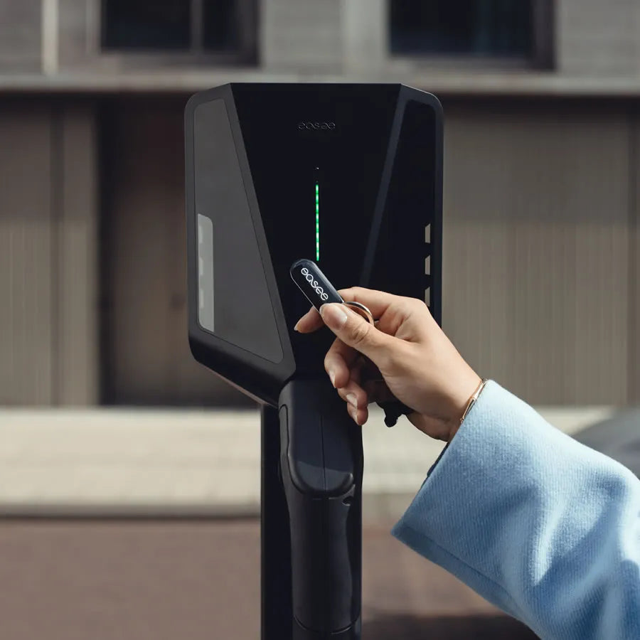 Easee Charge Up laadpaal 3,7 tot 22 kW Type 2 inclusief Equalizer load balancing zwart - foto 2