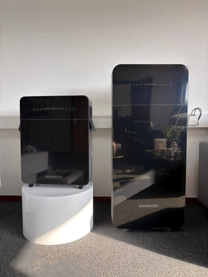 Marstek Venus X naast Marstek Venus E formaatvergelijking echte productfoto